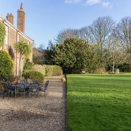Family Friendly, Big Beautiful 17th Century House * Hunmanby