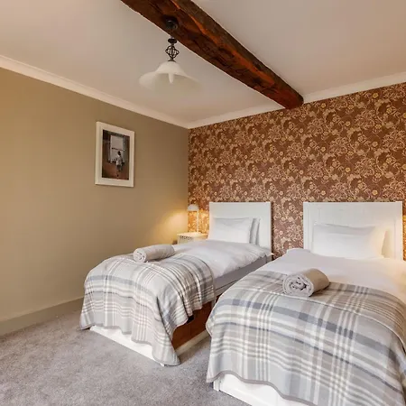 Family Friendly, Big Beautiful 17th Century House