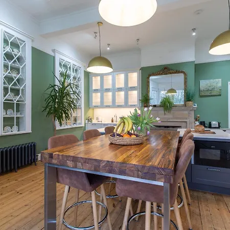 Family Friendly, Big Beautiful 17th Century House * Hunmanby