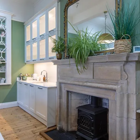 Family Friendly, Big Beautiful 17th Century House Prázdninový dům