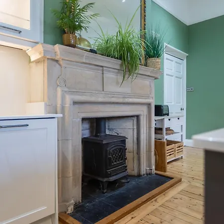 Family Friendly, Big Beautiful 17th Century House *