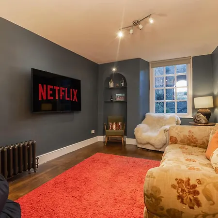 Family Friendly, Big Beautiful 17th Century House