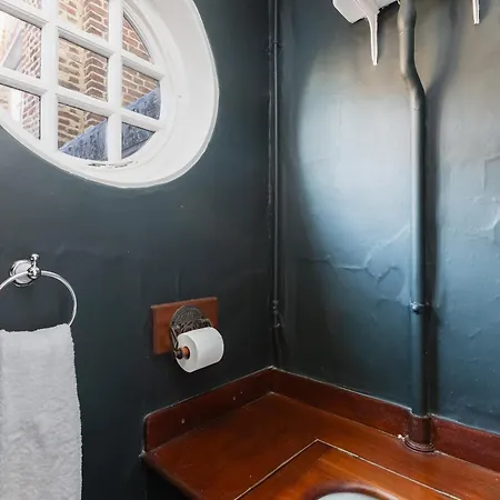 Дом отдыха Family Friendly, Big Beautiful 17th Century House *