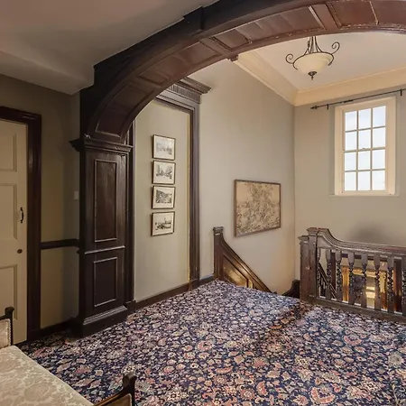 Family Friendly, Big Beautiful 17th Century House Дом отдыха Ханманби