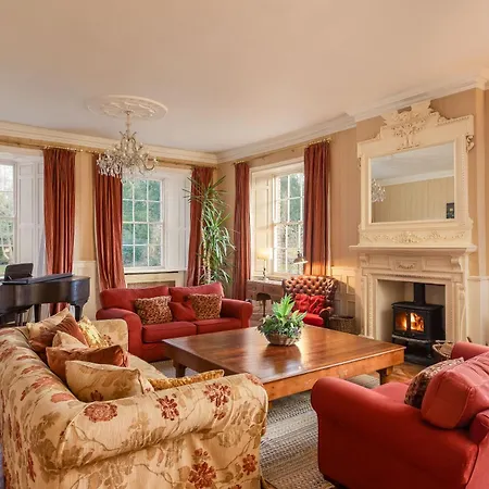 Family Friendly, Big Beautiful 17th Century House Дом отдыха *