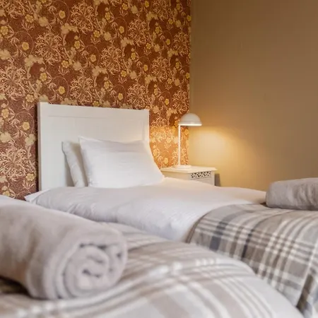 Дом отдыха Family Friendly, Big Beautiful 17th Century House *